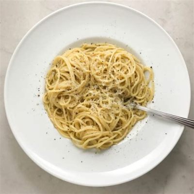 Cacio e Pepe: A Roman Delight That Transports You Through a Symphony of Umami and Creamy Indulgence!