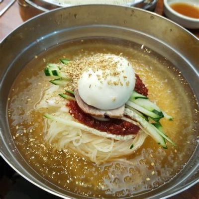 Milmyeon – A Refreshing Symphony of Chilled Noodles and Tangy Broth That Dances on the Tongue!