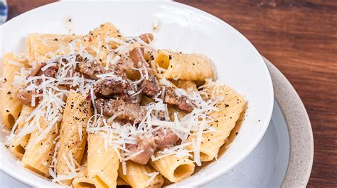 Pasta alla Gricia - Savory and Tangy Delight for Your Taste Buds!