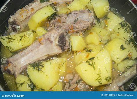  Stewed Pork Ribs with Potatoes and Carrots - Can You Resist This Hearty and Flavorful Symphony?