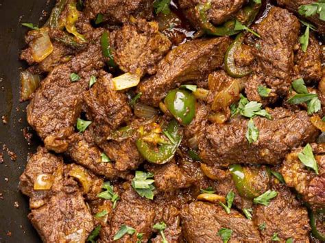 Tibs! A Flavorful Explosion of Spices and Tender Meat from Zeway